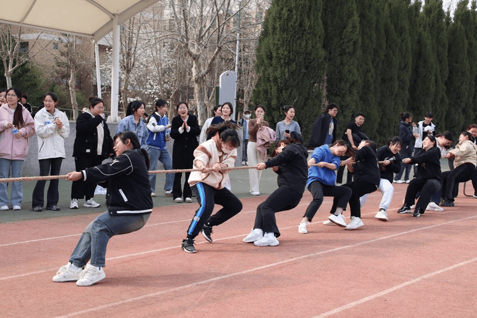 九游体育直播-关于队伍实力强弱对比，比赛场面扣人心弦的信息