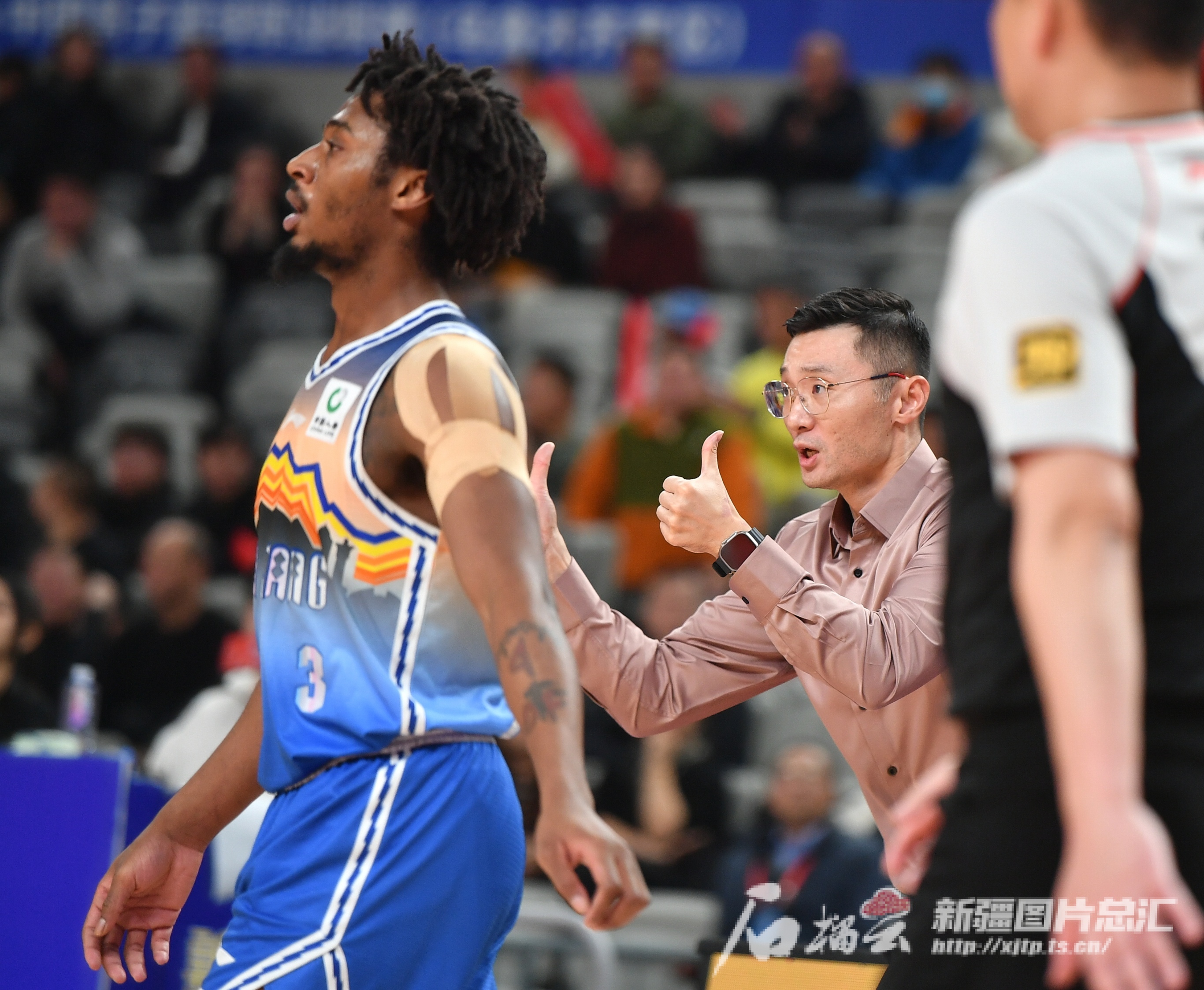 关于新疆主场力挽狂澜，取得重大胜利的信息
