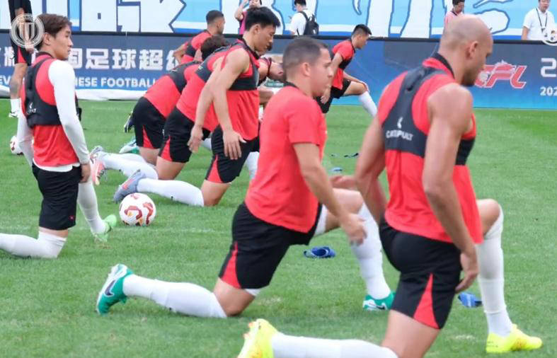 九游体育直播-四位球员双双上双，士气高昂赢得比赛的简单介绍