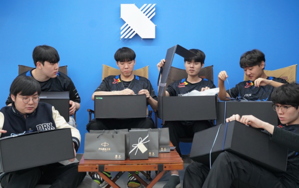 九游娱乐入口-TL鏖战DRX，Peanut关键团战开团秒人强强对话小组赛，锁定晋级资格