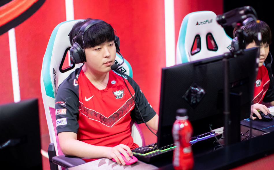 TSM轻取LGD，Kanavi打出惊人五杀鏖战多局半决赛，成为赛场最大亮点的简单介绍