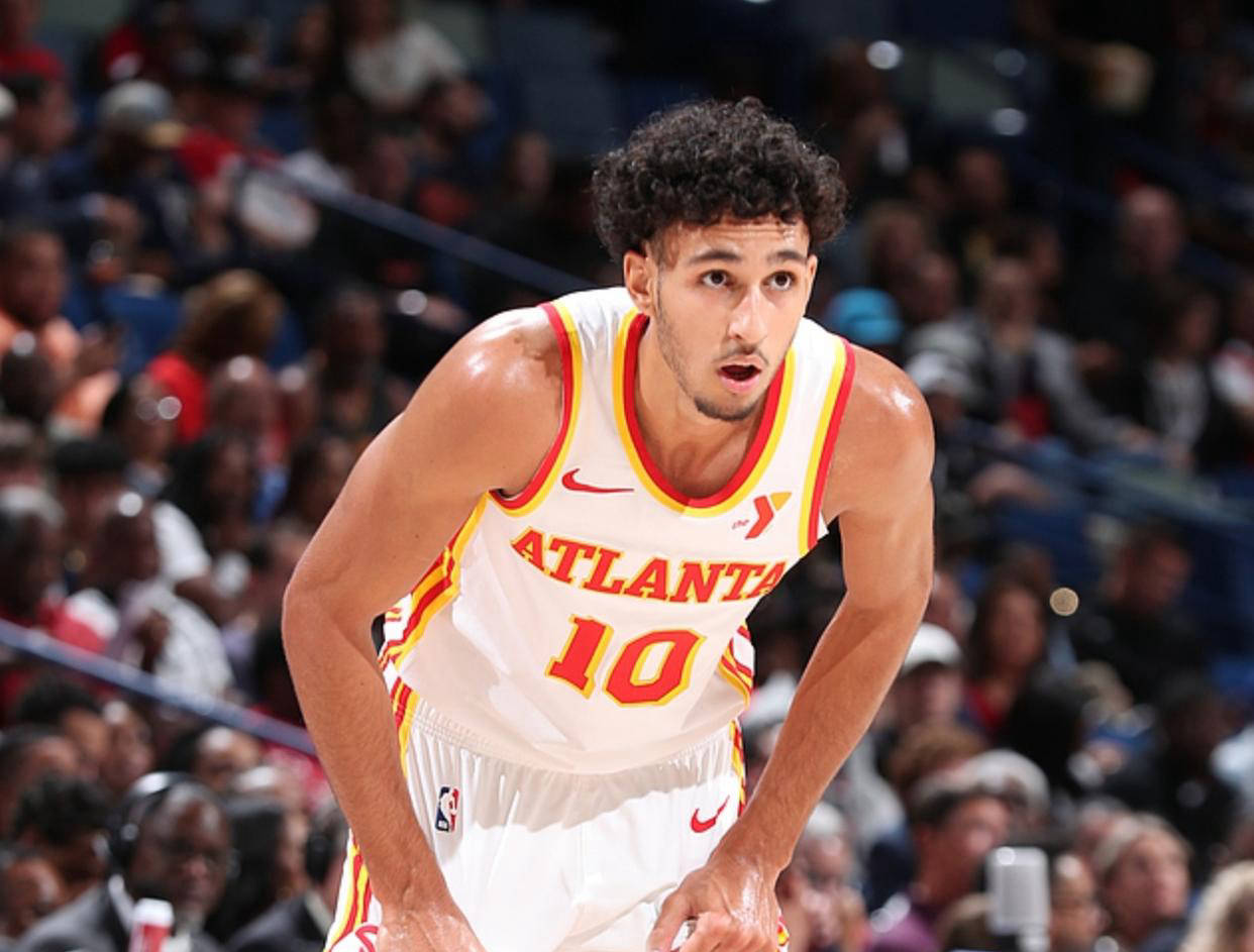 老鹰新秀展现惊人表现，被誉为新一代超级巨星