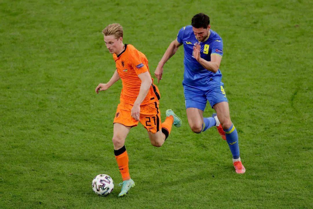 英格兰2-2战平乌克兰，斯特林扳平