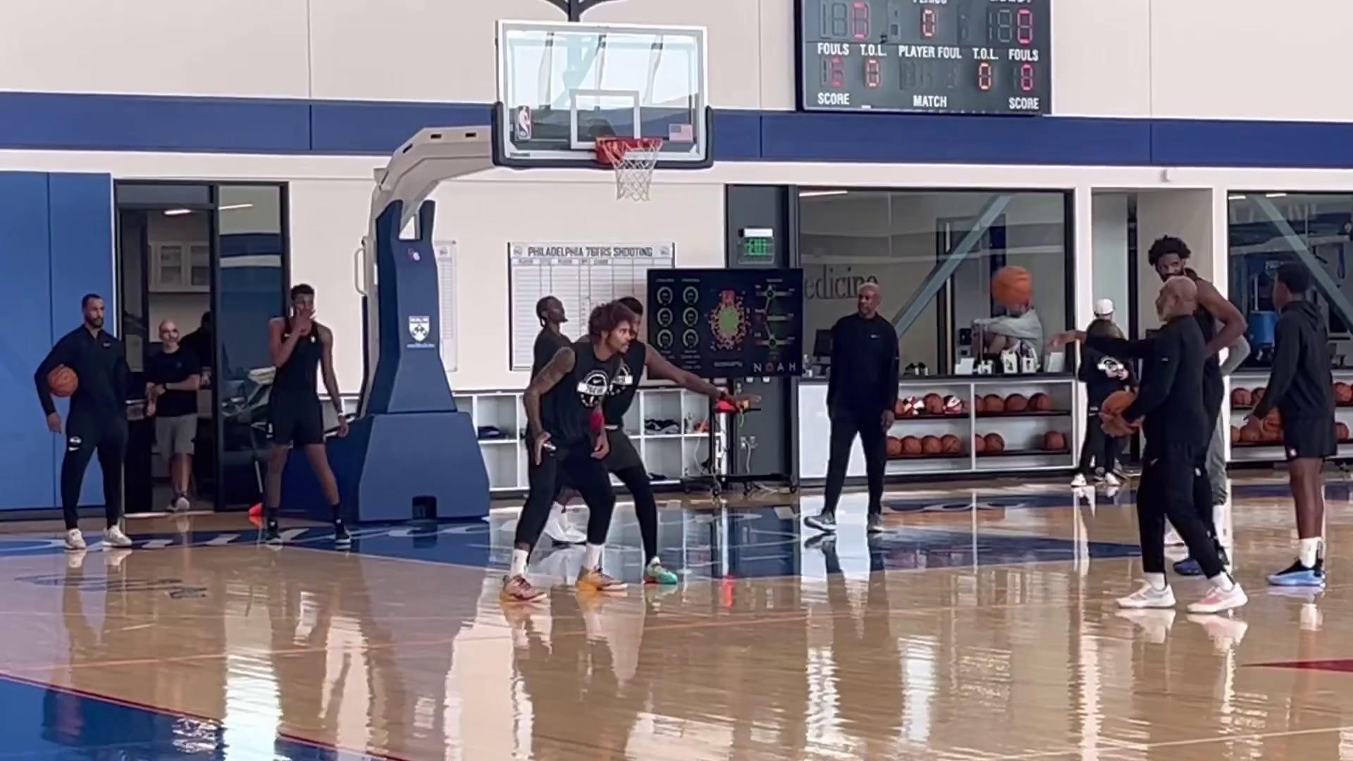 九游官网-快船胜出雄鹿，保罗乔治引领球队征战的简单介绍