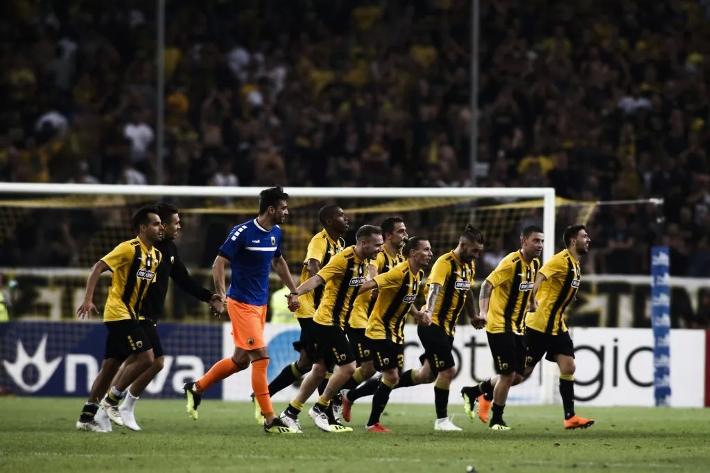 英格兰惨败希腊,不敌小组领跑者 英格兰惨败希腊,不敌小组领跑者