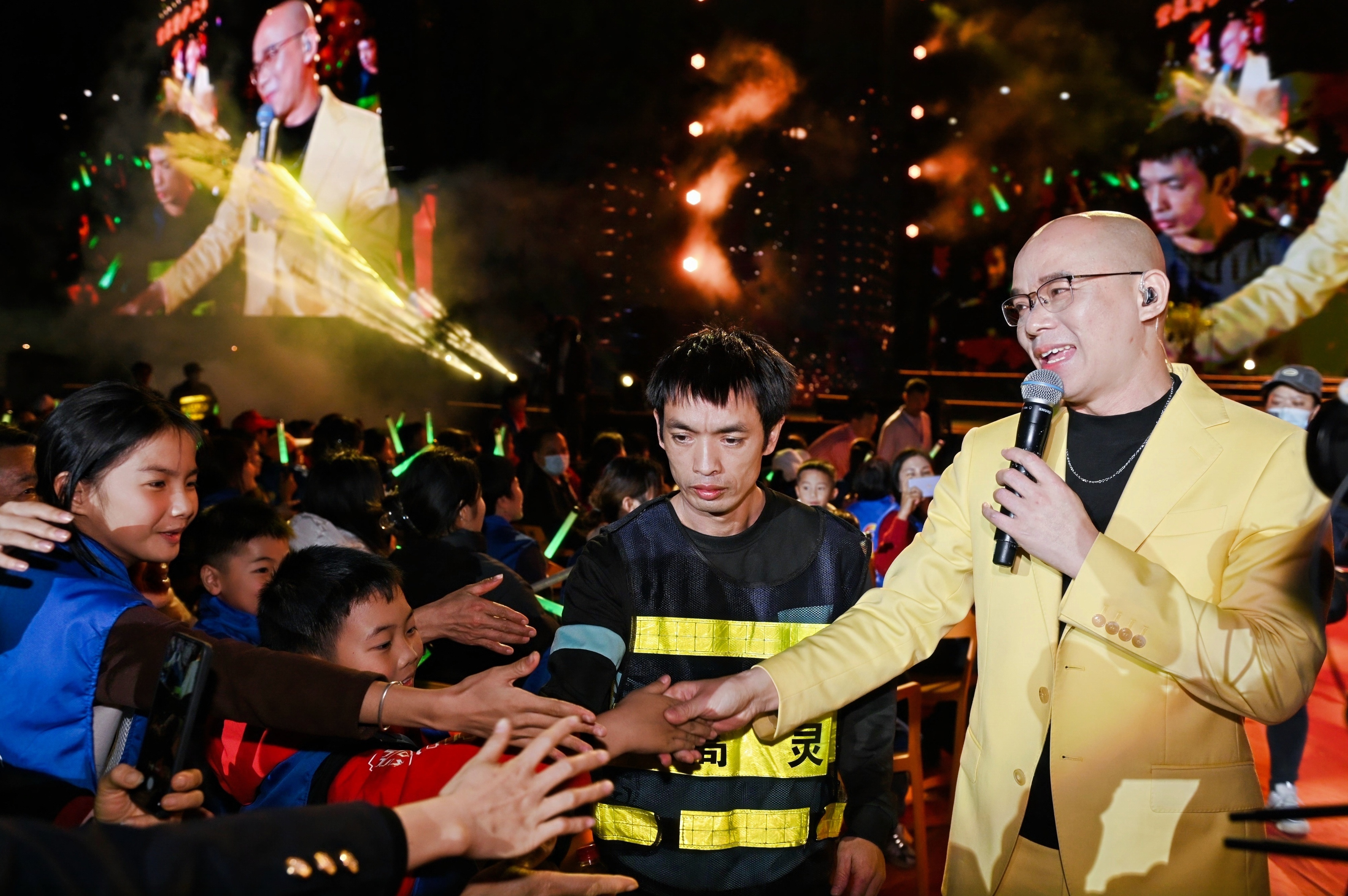 包含中国选手勇夺头名,动情表演共赢掌声与欢呼的词条 包含中国选手勇夺头名,动情表演共赢掌声与欢呼的词条