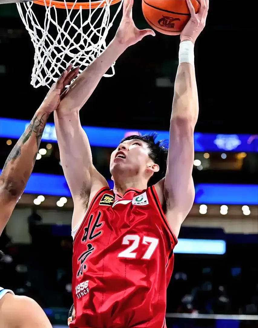 四川队横扫新疆男篮,实现历史性胜利 四川队横扫新疆男篮,实现历史性胜利