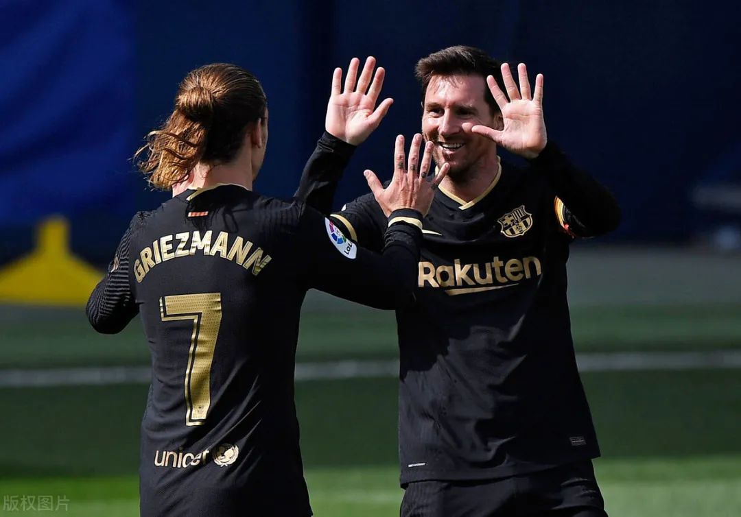 巴萨险胜法国,卡拉斯科刷新纪录 巴萨险胜法国,卡拉斯科刷新纪录