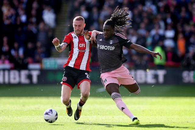 包含瑞典逆转切尔西，孔德状态火热的词条