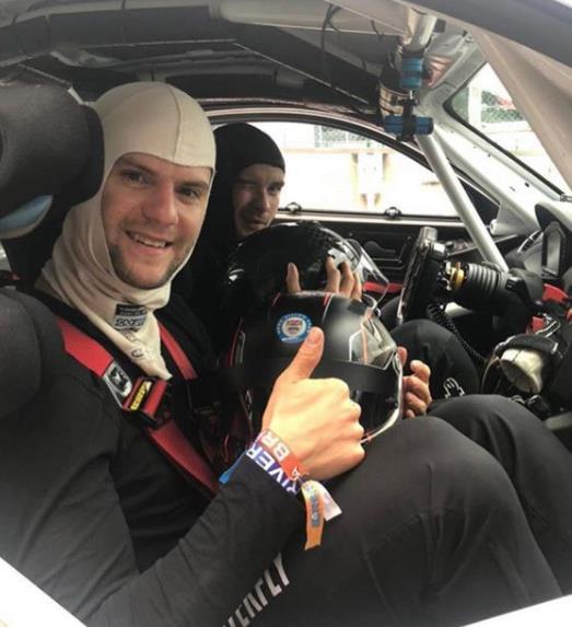 关于英格兰队完胜中国队，波尔点燃赛场的信息