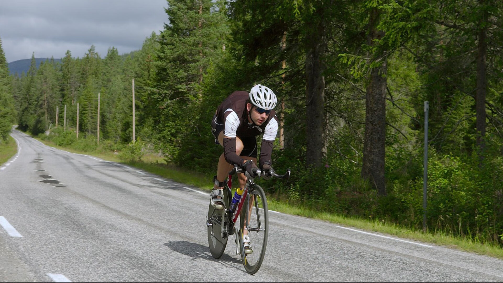 九游娱乐首页-王者与平民的赛道，红牛降维打击哈斯，勒克莱尔上演独舞